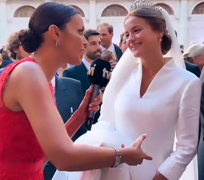 Maria Cerqueira Gomes interrompe Infanta Maria Francisca durante o casamento