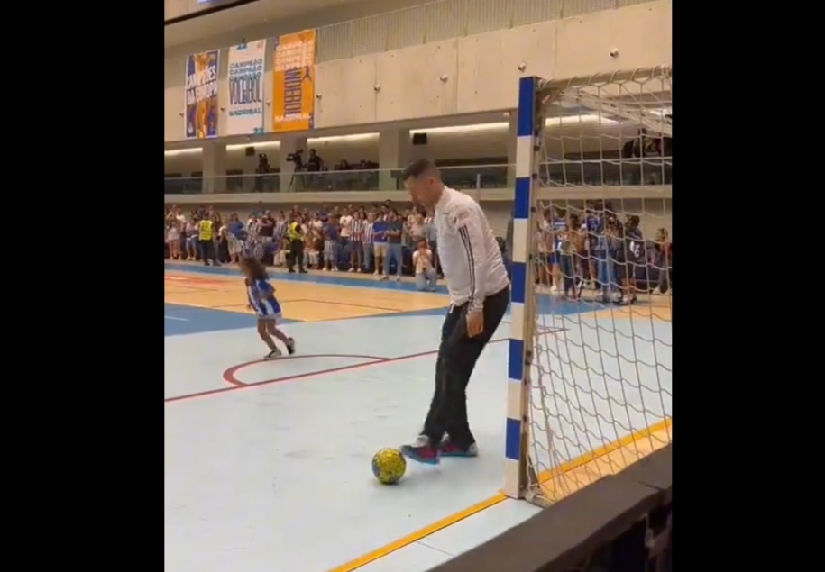 Guarda-redes do Benfica deixa Dragão à beira das lágrimas