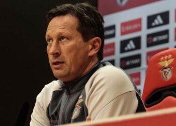 Roger Schmidt deixa ‘recado’ antes do dérbi com o Sporting