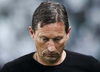 ‘Schmidt tem de ser responsabilizado. Jogar com uma equipa inferior e só defender…’