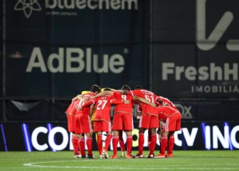 ‘Benfica não tem treinador, não tem comunicação e nem presidente tem’