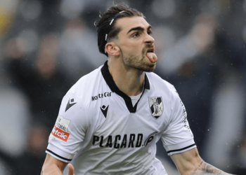 Benfica com concorrência de peso por Jota Silva