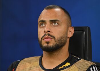 Arthur Cabral de saída?