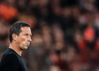 Três jogadores do Benfica ameaçam bater com a porta por causa de Roger Schmidt