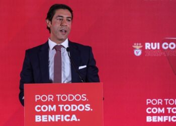 Benfica confirma contratação de futebolista francês
