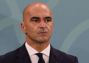 Nuno Gomes arrasa decisões de Roberto Martínez