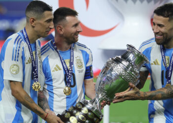 Palavras de Messi a Otamendí e Di María estão a emocionar a todos