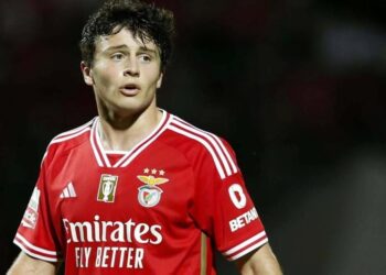 Adeptos fazem apelo por João Neves