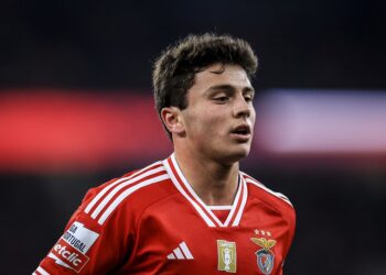 Benfica com proposta de 70 milhões por João Neves