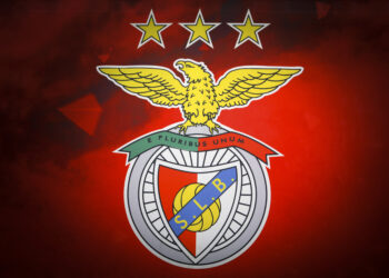 Jogador do Benfica com braço partido