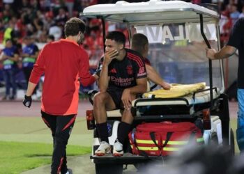 Lesão de Bah preocupa Benfica