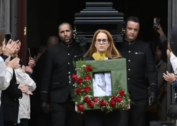 Missa de despedida de Marco Paulo marcada por falha enorme