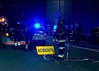 Choque frontal entre dois carros faz um morto