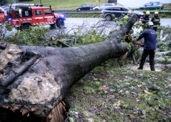 Tempestade Kirk faz estragos graves em Portugal