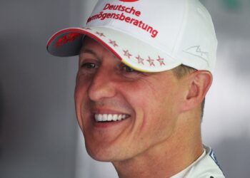 Michael Schumacher aparece publicamente pela primeira vez em 11 anos