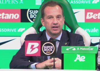 Varandas ‘atira-se’ ao Benfica após saída de Amorim