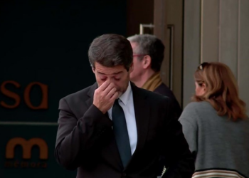 André Ventura em lágrimas no funeral de Pedro Guerra