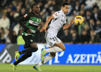 Sporting desvia reforço do Benfica