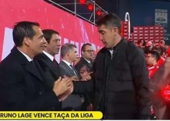 As palavras de Lage a Rui Costa com culpa de jogador do Sporting