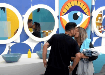 Pedro Jorge e Marisa trocam beijo na boca