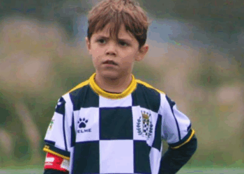 Amigos de Dinis despediram-se do menino junto ao Bessa