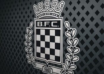 Jogador de sete anos do Boavista morre após colapso em treino