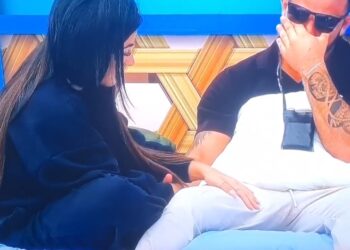 Liliana põe a mão no “material” de Fábio