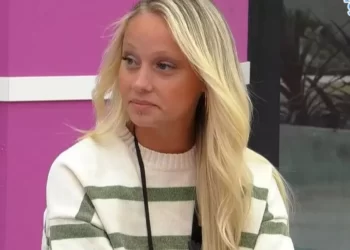 Inês TERMINA RELAÇÃO com o namorado no confessionário