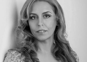 Morreu a cantora Carla Oliveira aos 44 anos