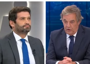 Miguel Sousa Tavares arrasa André Ventura