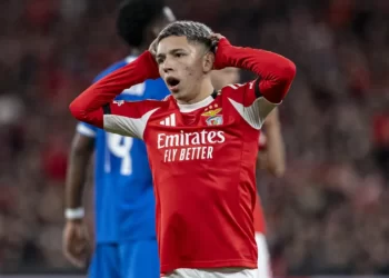 Prestianni suspenso por um jogo preventivamente