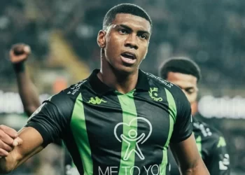 Benfica avança com proposta por Felipe Augusto