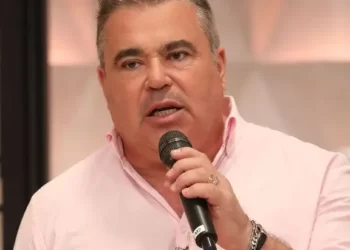 Toy e o AVC em pleno restaurante
